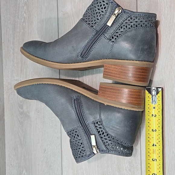 Comfortiva Women's Ankle Pillowtop Leather Memory Foam Boots Shoes Sz 7.5M - Picture 7 of 11